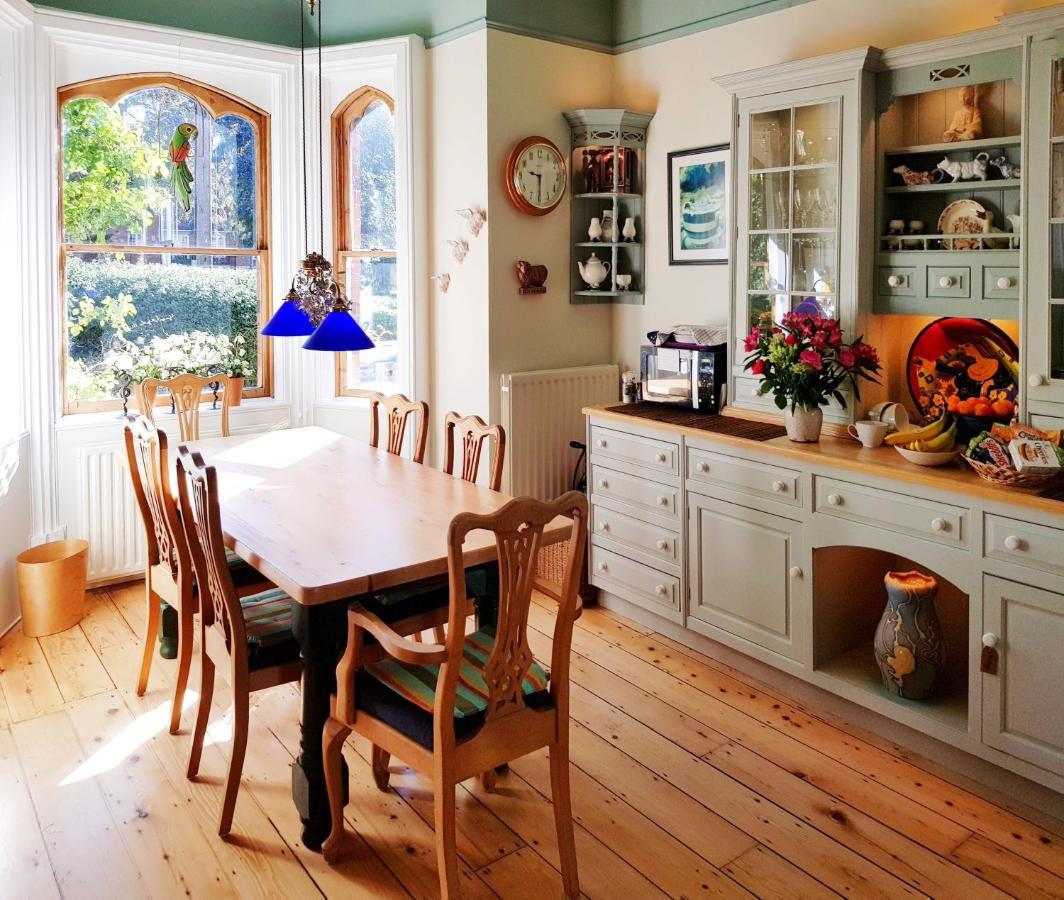 Alma House Bed And Breakfast นิวเบอรี ภายนอก รูปภาพ
