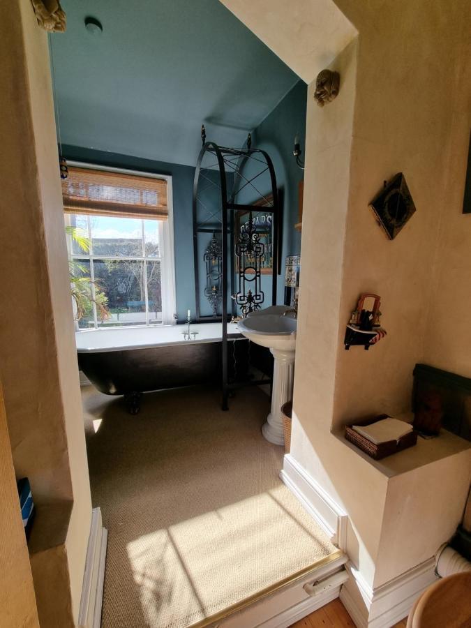 Alma House Bed And Breakfast นิวเบอรี ภายนอก รูปภาพ